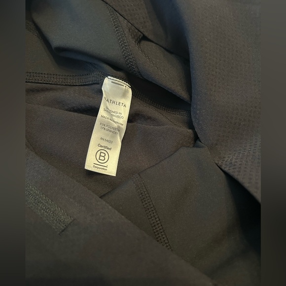 Athleta Ultimate Dobby Mesh Capri Size SP Black NWT - Picture 10 of 11